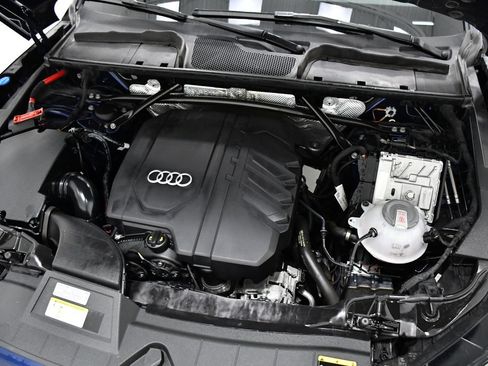 Used 2022 Audi Q5 2.0T Premium Plus w/ Premium Plus Package AWD/4WD image 6