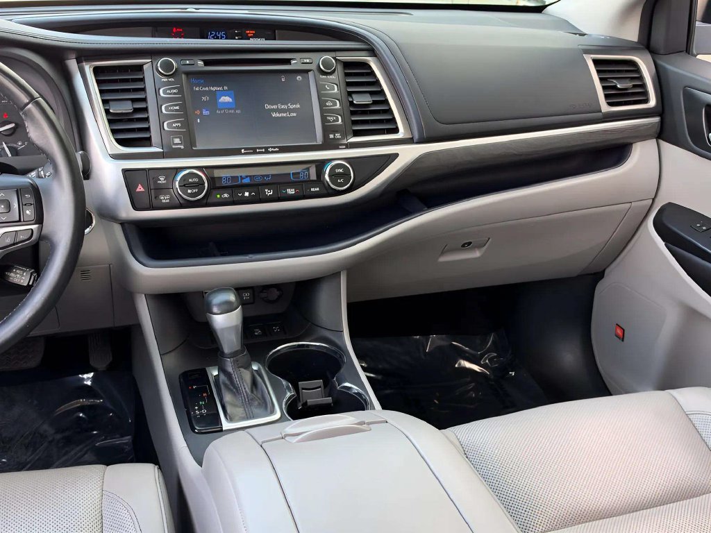 Used 2018 Toyota Highlander Limited AWD/4WD image 21