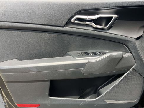 New 2026 Kia Sportage LX FWD image 21
