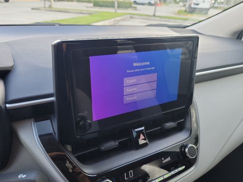 Used 2025 Toyota Corolla LE FWD image 30
