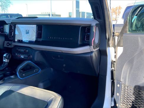Certified 2022 Ford Bronco Wildtrak image 18
