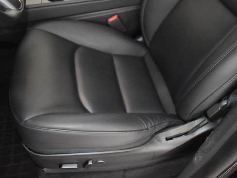 Used 2024 Tesla Model Y Performance AWD/4WD image 19