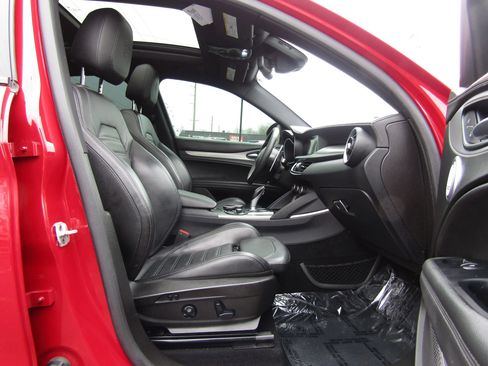 Used 2019 Alfa Romeo Stelvio Ti Sport w/ Quick Order Package 22S Sport AWD/4WD image 14