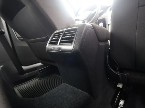 Used 2015 Volkswagen Golf Launch Edition FWD image 29