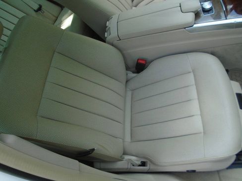 Used 2014 Mercedes-Benz E 350 Sedan image 25