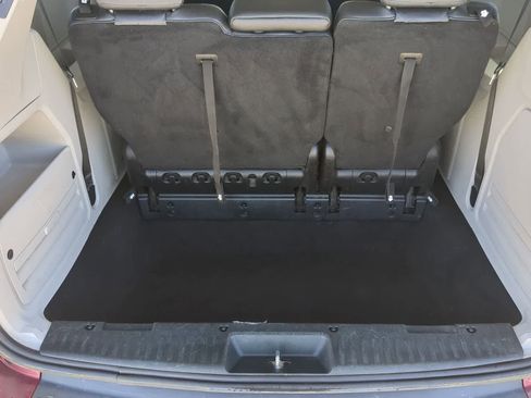 Used 2014 Chrysler Town & Country Touring image 30