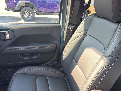 New 2026 Jeep Gladiator Sport image 22