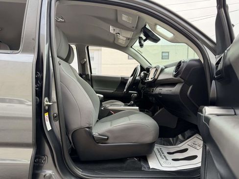 Used 2020 Toyota Tacoma SR5 image 10