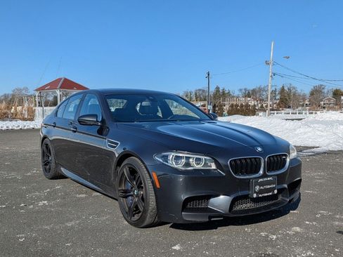 Used 2016 BMW M5 w/ Premium Package image 3