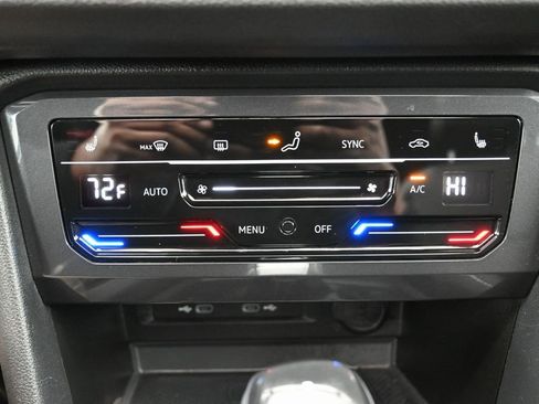 Used 2023 Volkswagen Tiguan SE R-Line image 25