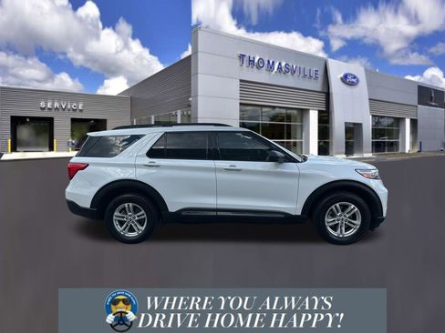 Used 2022 Ford Explorer XLT w/ Equipment Group 202A image 2