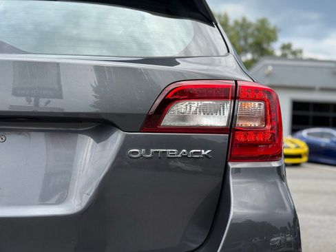 Used 2019 Subaru Outback 2.5i image 10