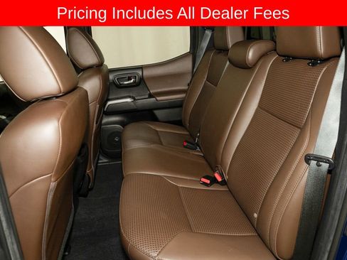 Used 2022 Toyota Tacoma Limited AWD/4WD image 7
