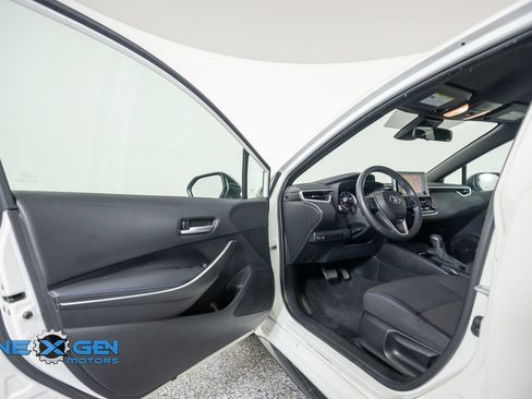 Used 2021 Toyota Corolla SE w/ Carpet Mat Package (TMS) FWD image 9