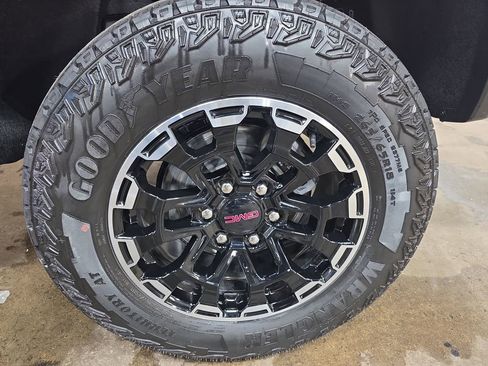 New 2026 GMC Canyon AT4 image 31