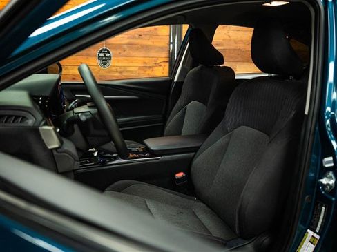 Used 2025 Toyota Camry LE image 9