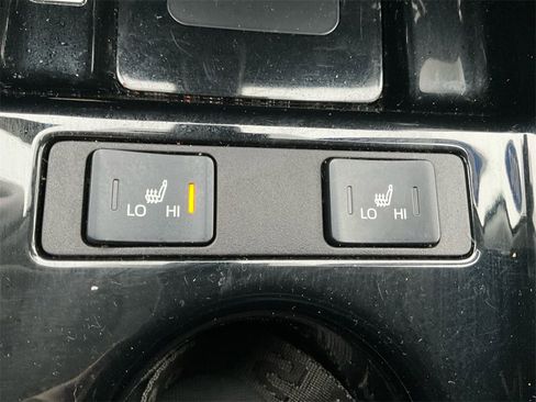 Used 2020 Toyota Prius L Eco image 21