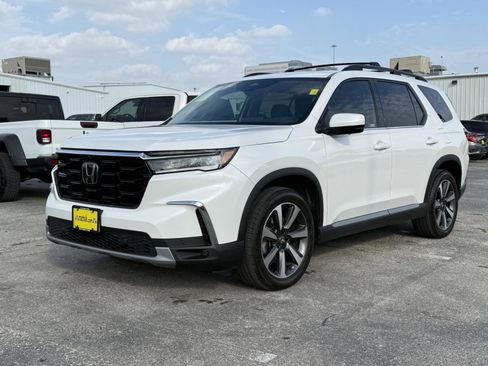 Used 2023 Honda Pilot Elite image 4