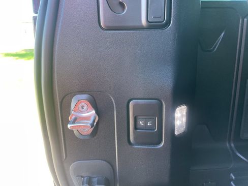 Used 2023 Land Rover Defender 110 S AWD/4WD image 15