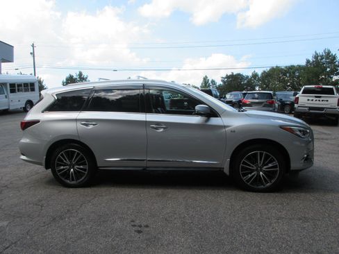 Used 2017 INFINITI QX60 Luxe w/ Deluxe Technology Package AWD/4WD image 4
