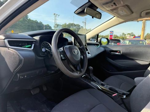 Used 2020 Toyota Corolla LE FWD image 16