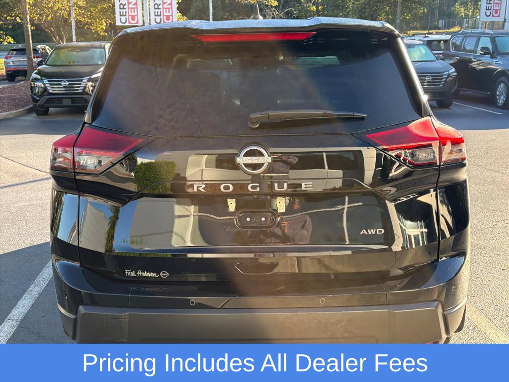 Used 2025 Nissan Rogue S AWD/4WD image 7
