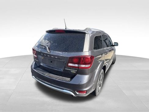 Used 2019 Dodge Journey Crossroad FWD image 4