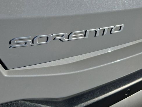 Used 2024 Kia Sorento SX Prestige image 12