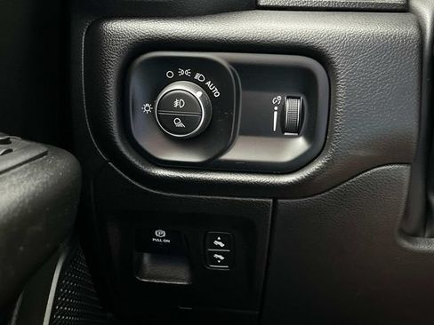Used 2022 RAM 1500 Big Horn AWD/4WD image 39