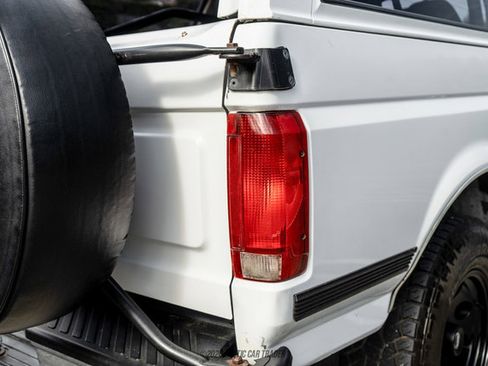 Used 1992 Ford Bronco Custom AWD/4WD image 65