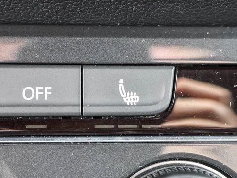 Used 2022 Volkswagen Tiguan S image 25