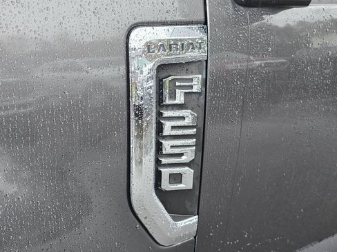Used 2017 Ford F250 Lariat w/ Lariat Value Package AWD/4WD image 12