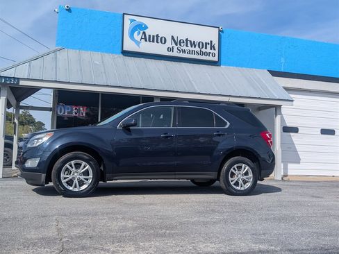 Used 2017 Chevrolet Equinox LT image 1