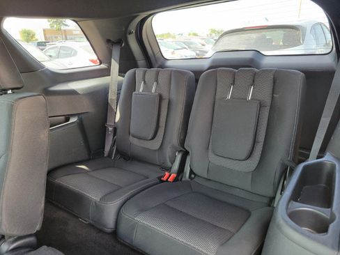 Used 2018 Ford Explorer XLT w/ Equipment Group 201A AWD/4WD image 22