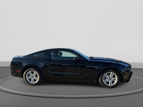 Used 2014 Ford Mustang Coupe image 2