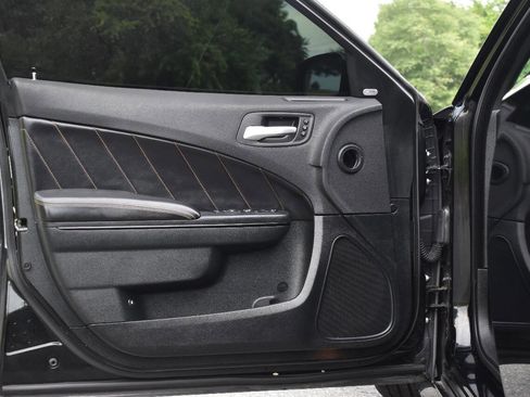 Used 2018 Dodge Charger R/T image 8