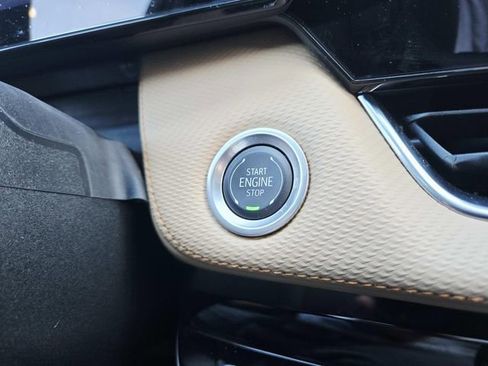 Used 2025 Chevrolet Equinox ACTIV w/ Safety and Technology Package image 25