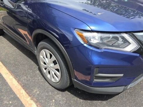 Used 2017 Nissan Rogue S AWD/4WD image 10