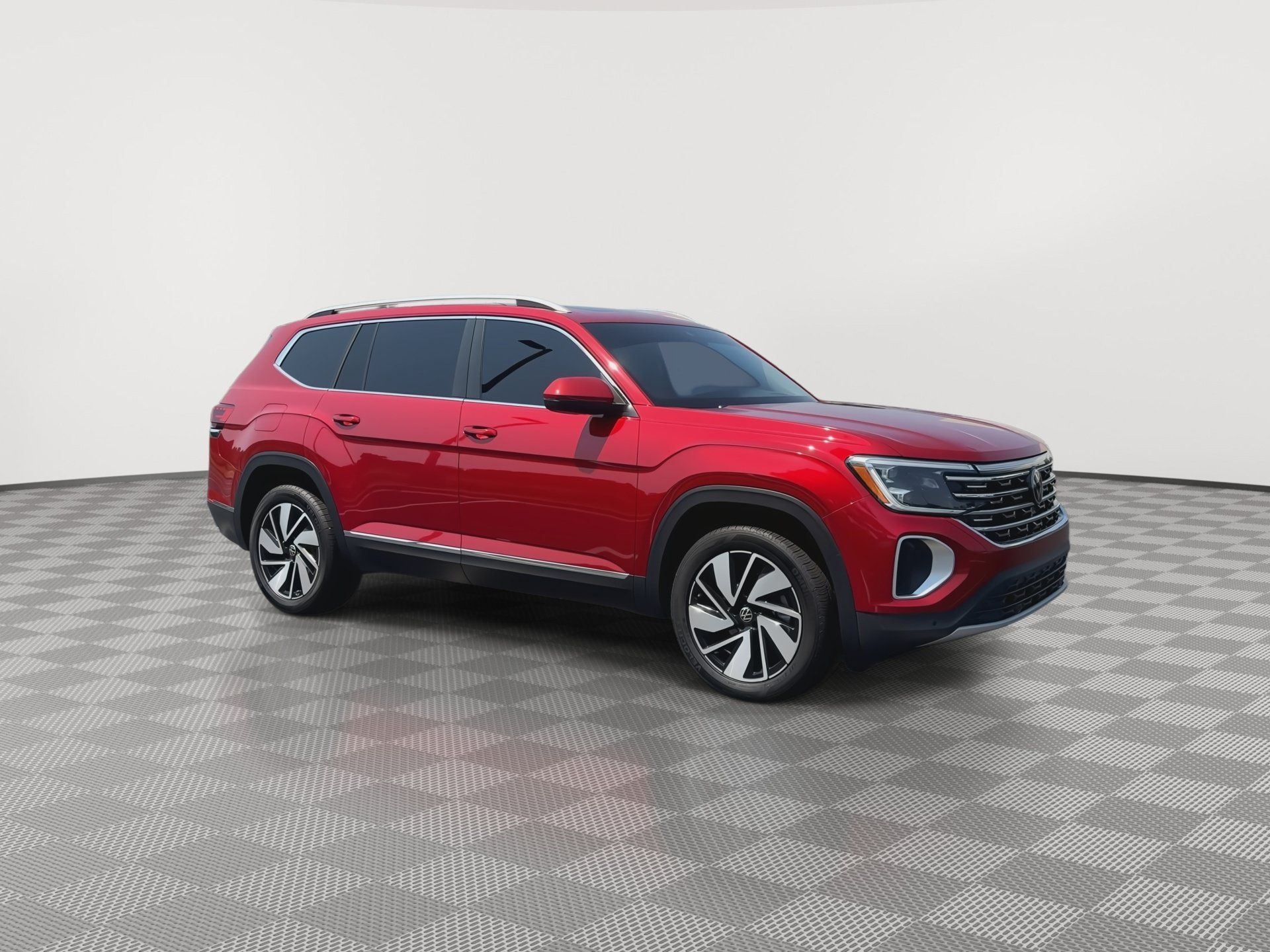 Used 2024 Volkswagen Atlas SEL AWD/4WD image 2
