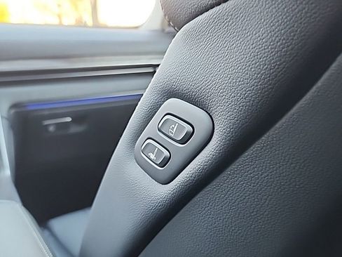 Used 2025 Genesis GV80 2.5T Advanced image 24