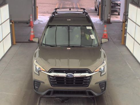 Used 2023 Subaru Ascent Limited image 2