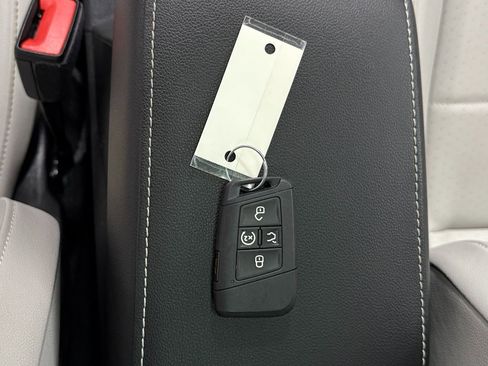 Used 2021 Volkswagen Tiguan SEL w/ 2-Row Tiguan MDO Package image 33