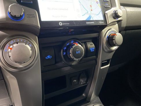 Used 2020 Toyota 4Runner SR5 Premium image 32