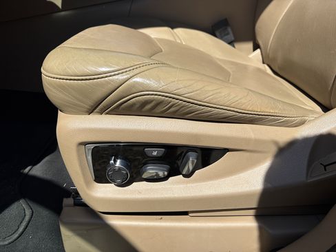 Used 2018 Cadillac Escalade ESV Platinum image 37