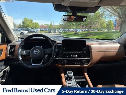 Used 2023 Nissan Pathfinder Platinum w/ Cargo Package AWD/4WD image 14