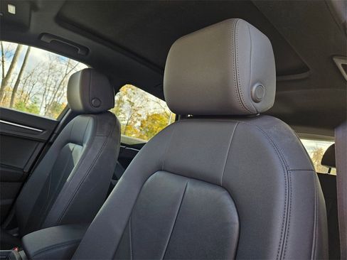 Used 2022 Audi Q3 2.0T Premium Plus w/ Premium Plus Package image 10