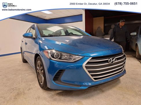 Used 2017 Hyundai Elantra SE image 3