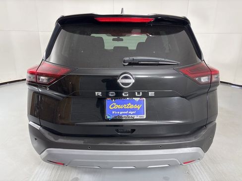 Used 2023 Nissan Rogue S image 7