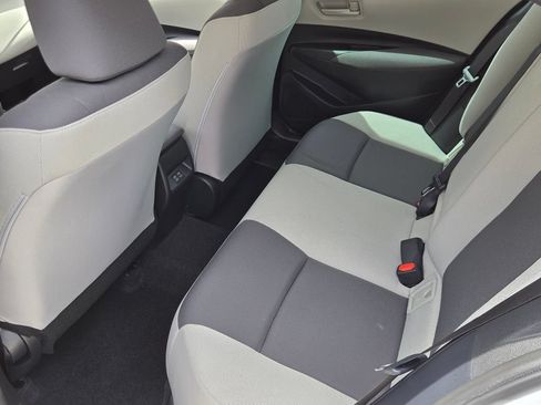 Used 2025 Toyota Corolla LE FWD image 12