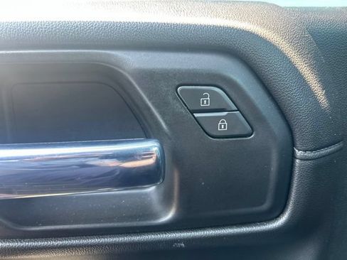 Used 2020 Chevrolet Silverado 1500 LT RWD image 17